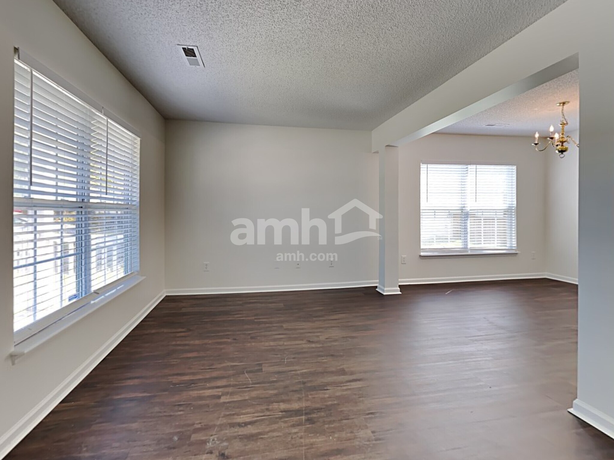 Building Photo - 5069 Thornton Dr