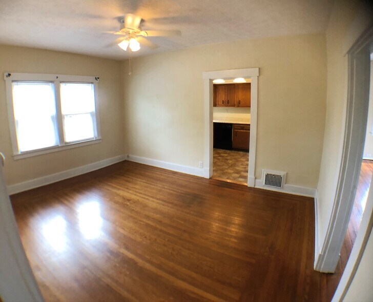 Building Photo - 402 S Fort Thomas Ave