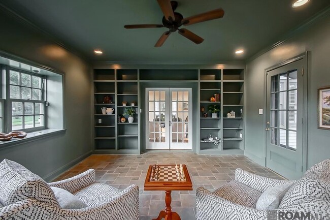 Building Photo - 2221 Olive St