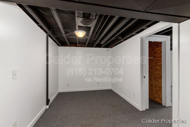 Building Photo - 6681 Egan Ave SE