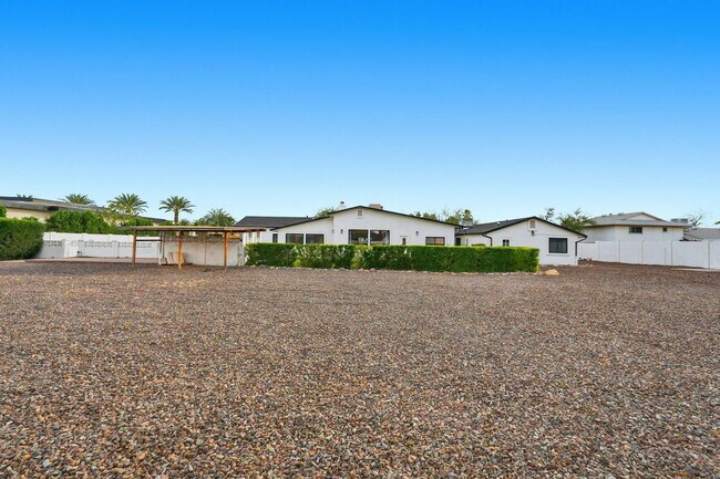 Building Photo - 6302 E Cochise Rd