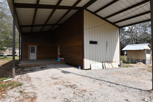 Building Photo - 405 County Rd 2296
