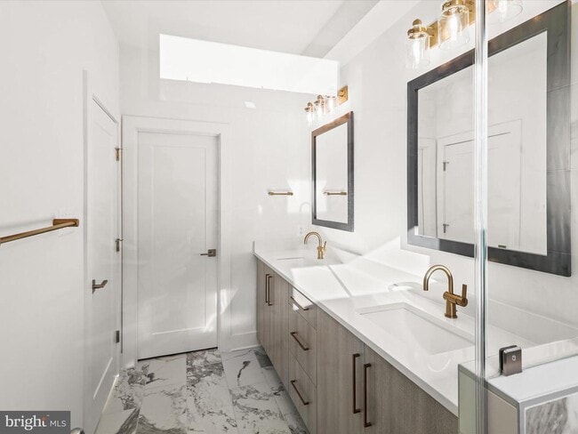 Building Photo - 14920 Dispatch St