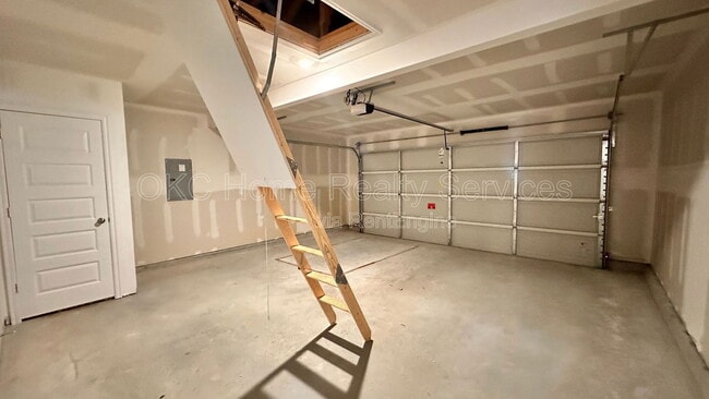 Building Photo - 16201 Harvester Dr