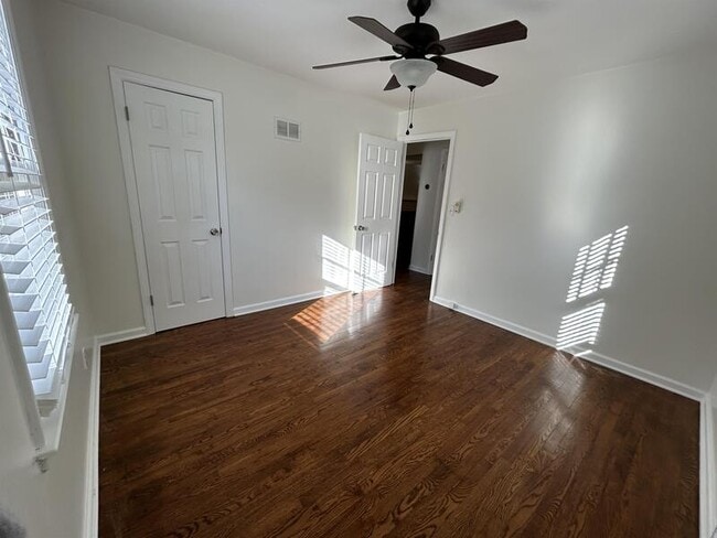 Building Photo - 6321 W 57th Terrace