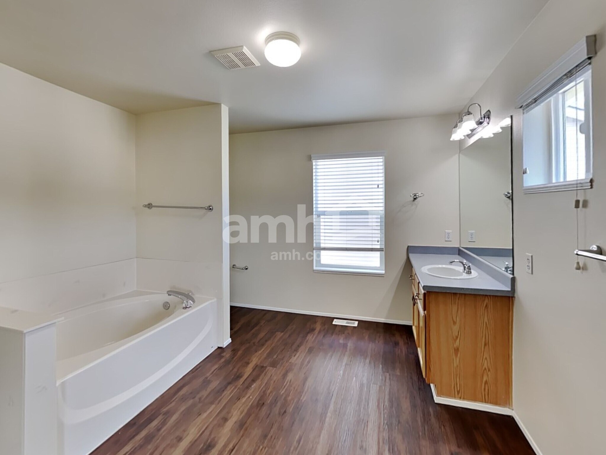 Building Photo - 18510 94th Ave E