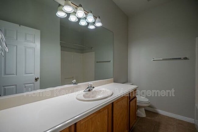 Building Photo - 184 S Valley View Dr