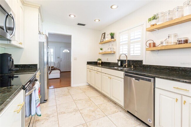 Building Photo - Adorable Winter Park Bungalow