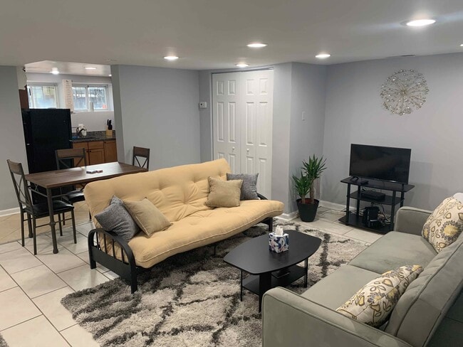 Building Photo - 613 P St NW