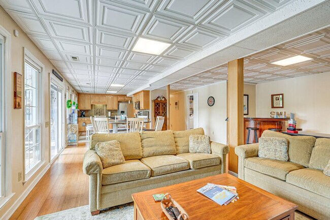 Building Photo - 4984 Webster Rd