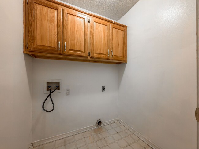 Building Photo - 7713 S 24th St