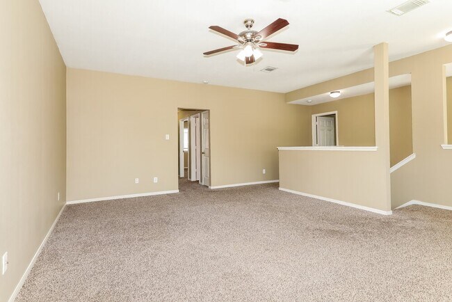 Building Photo - 10007 Willow Wood Way
