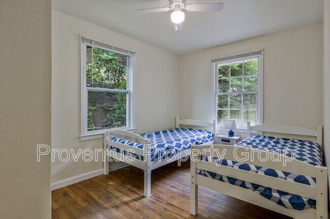 Building Photo - 305 Chaseville St