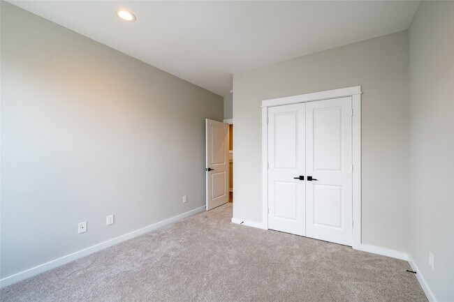 Building Photo - 11325 Stonework Garden Ln