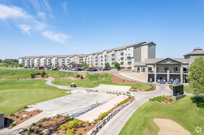 Building Photo - The Bluffs at Willow Run