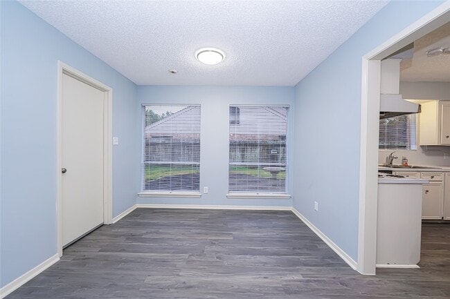 Building Photo - 2306 Wallingford Dr