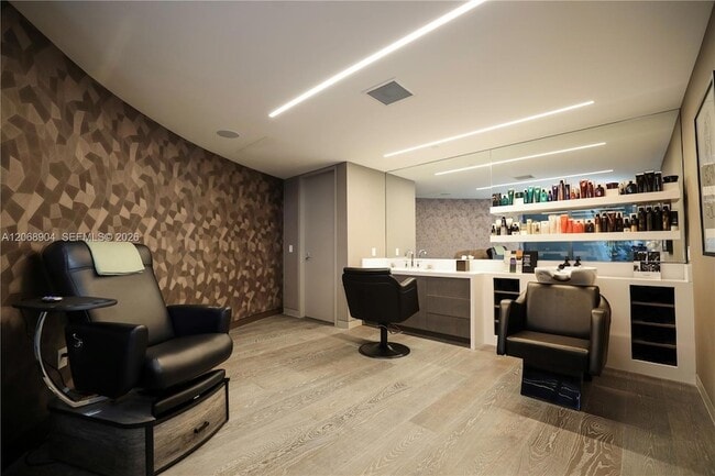 Building Photo - 1000 Biscayne Blvd