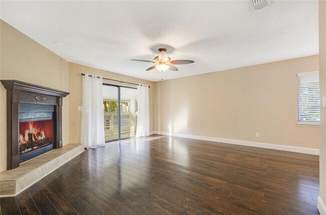 Building Photo - 439 S Netherwood Cres