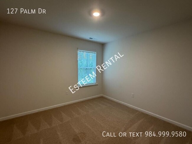 Building Photo - 127 Palm Dr