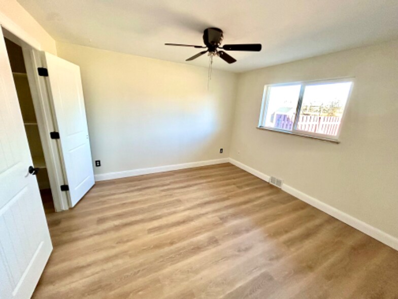 Building Photo - 4090 Independence Ct