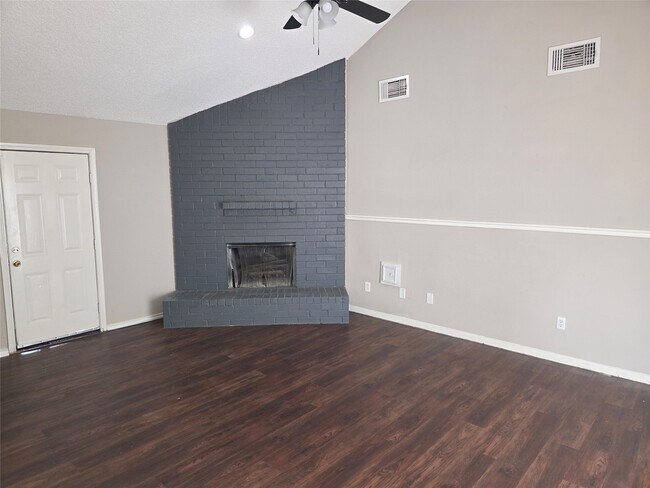 Building Photo - 6303 Gladewell Dr