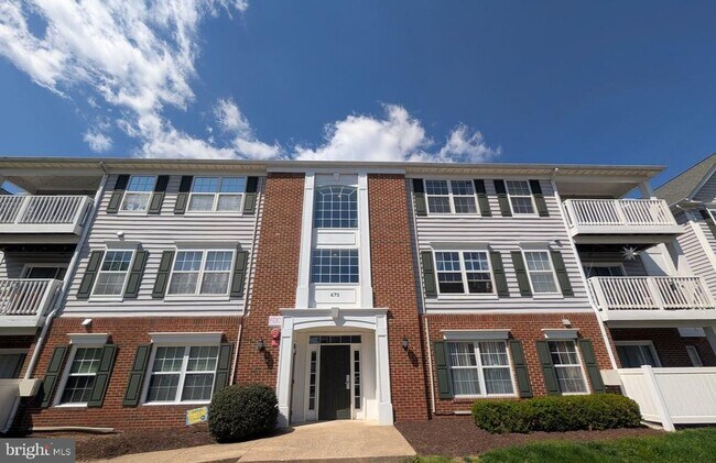 Building Photo - 673 Constellation Square SE