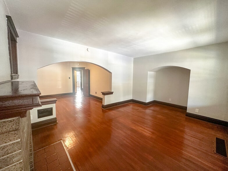 Building Photo - 3626 Montana St