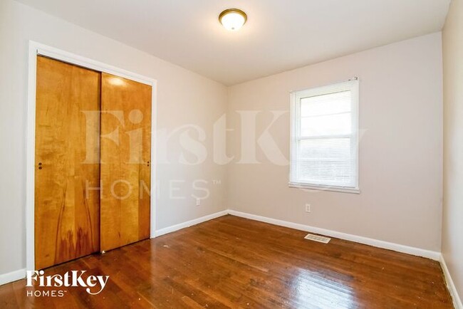 Building Photo - 145 Oleta Dr