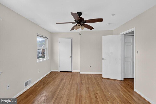 Building Photo - 2931 Sunset Ln