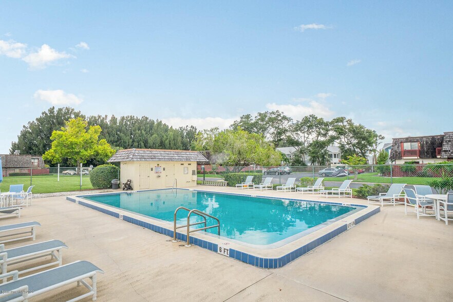 Community Pool - 39 Piney Branch Way