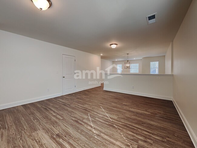 Building Photo - 5060 Hudson Vly Dr