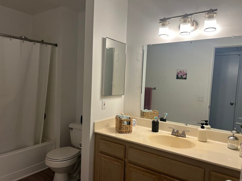 Building Photo - 17161 Alva Rd