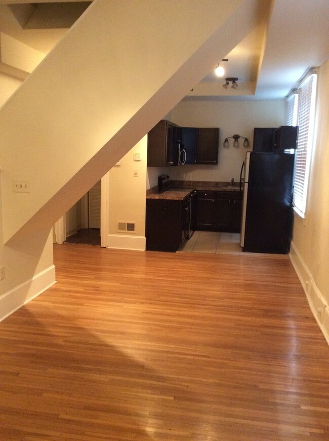 Building Photo - Unique Downtown York Apartment! 2 full baths!