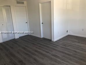 Building Photo - 810 7th St