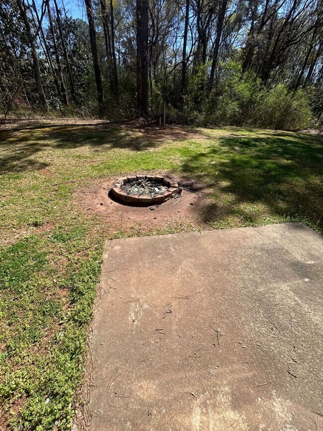 Building Photo - 9 Evan Ct