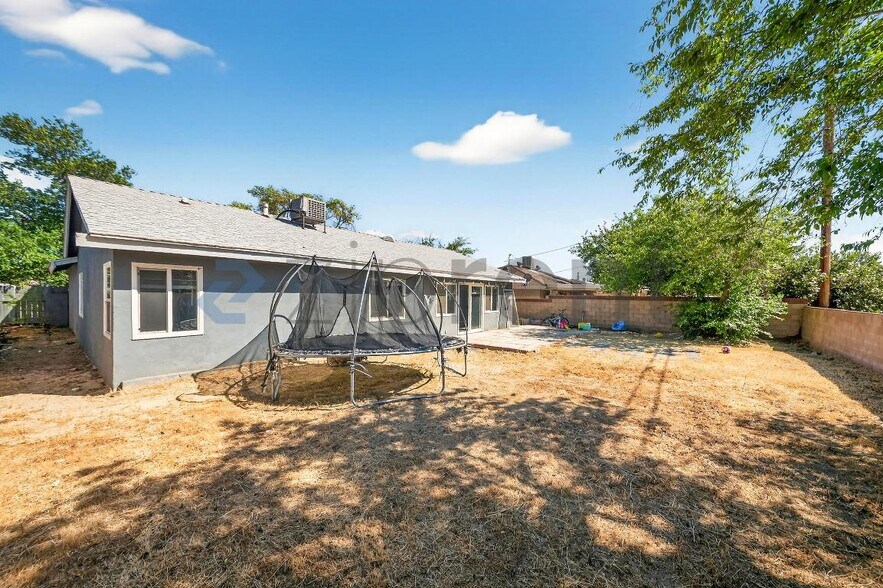 Building Photo - 45463 Foxton Ave