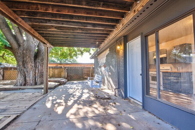 Building Photo - 2727 66th St
