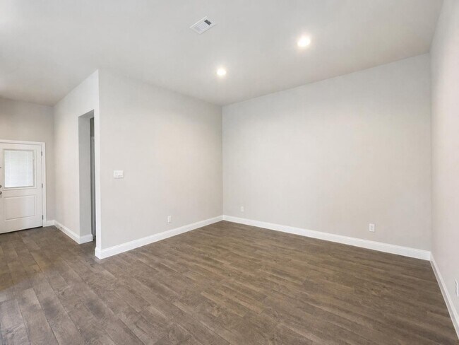 Building Photo - 1017 Greencove Dr