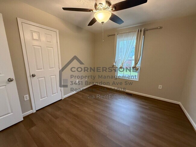 Building Photo - 4518 Lomond Cir
