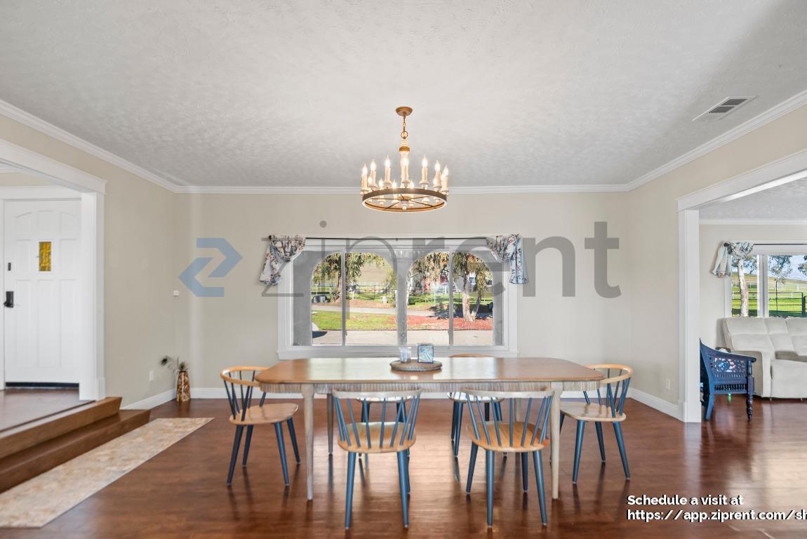 Building Photo - 3966 Dyer Rd