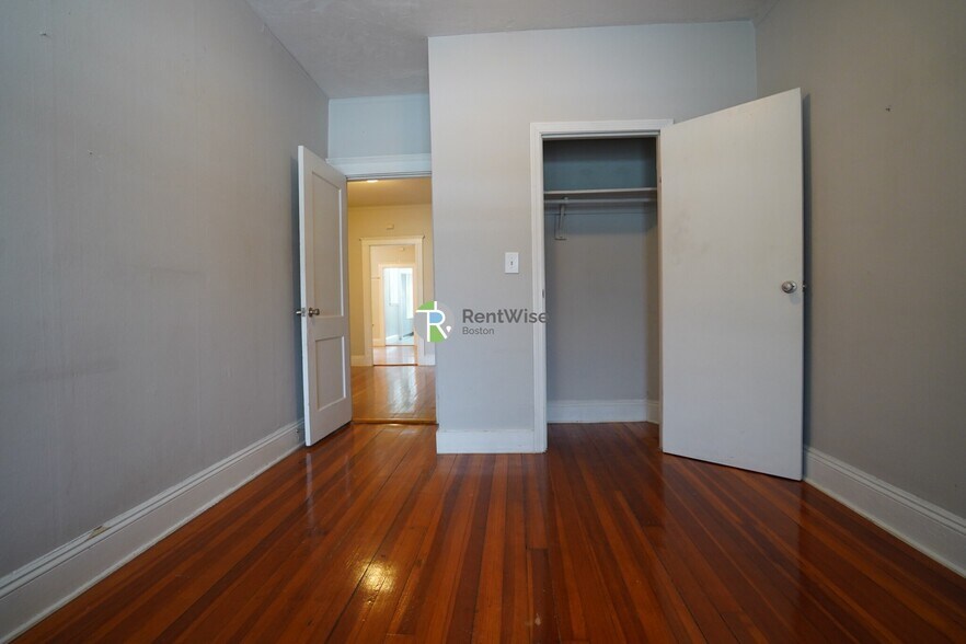 Building Photo - 1116 Commonwealth Ave