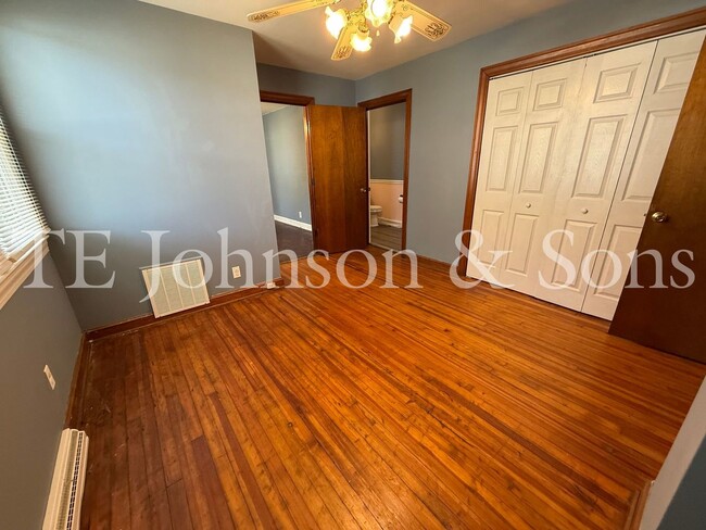 Building Photo - One Bedroom Bungalow