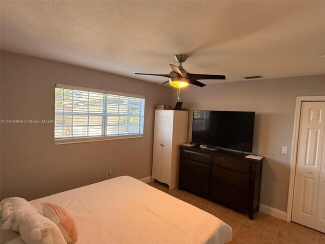 Building Photo - 11007 SW 3rd St