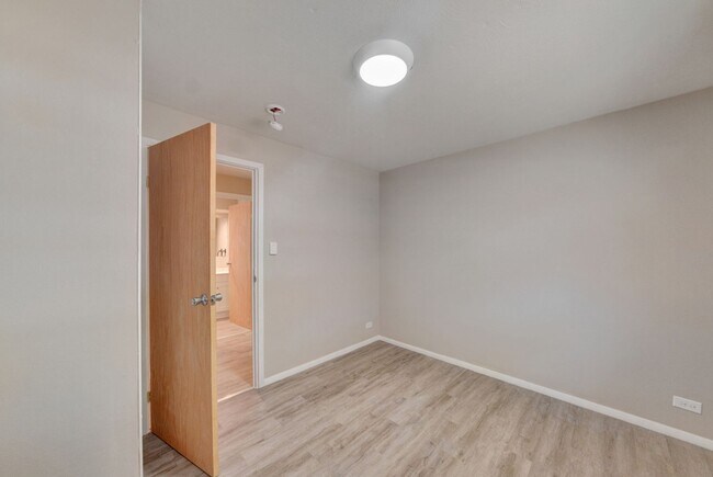 Building Photo - 1507 Thornton Dr
