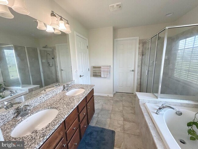 Building Photo - 724 N Haines Cir
