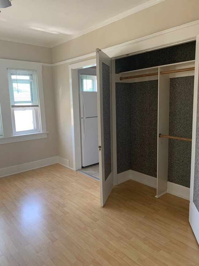 Building Photo - Vintage Studios with Historical Charm