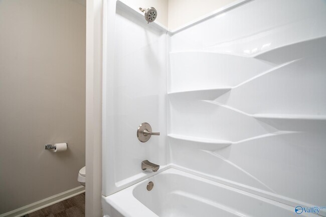 Building Photo - 205 High Rd