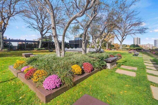 Building Photo - 7004 BLVD E