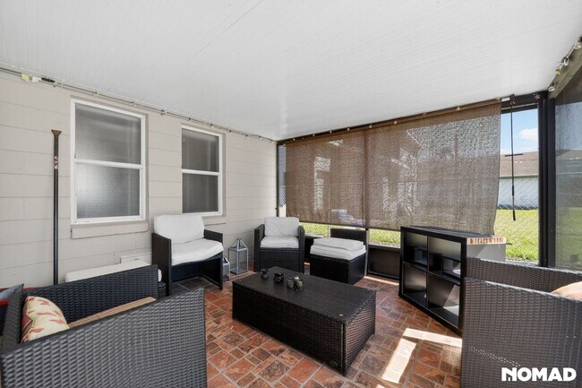 Building Photo - 3BR Modern Orlando 32824 Some Utilities Inc.