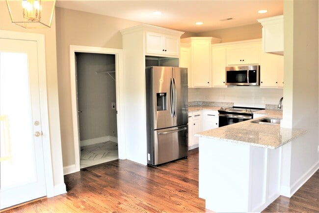 Building Photo - 3426 Fleeman Place Dr NE